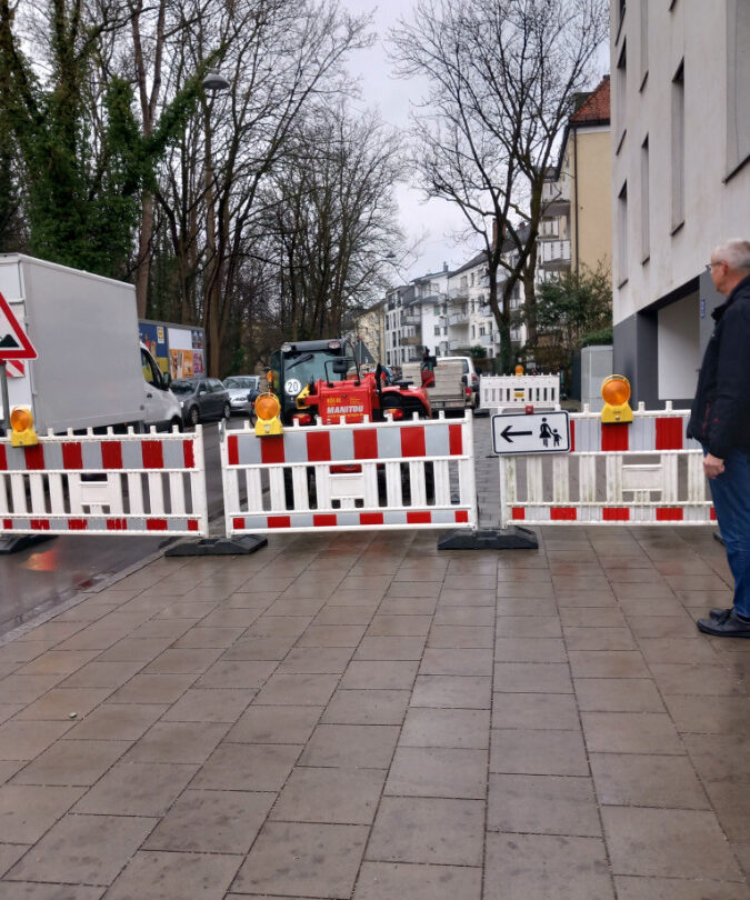 Gabelstapler, Arbeitsbühne, Treppensteiger, Sackkarre, Service München Linde, Manitou, Zonzini News, Schutz der Fußgänger